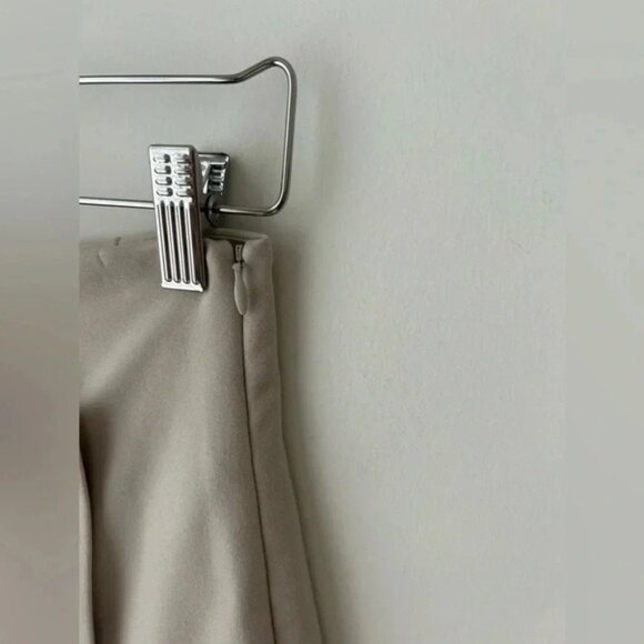 Aritzia Babaton Billy pencil skirt - Picture 11 of 13